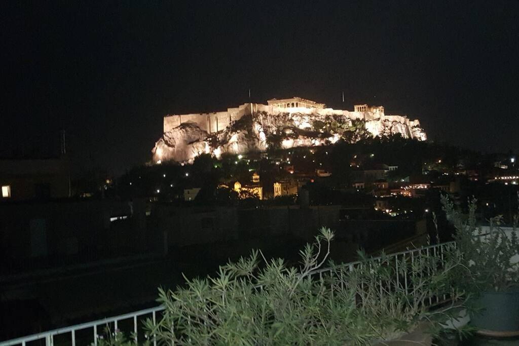Next To Plaka *